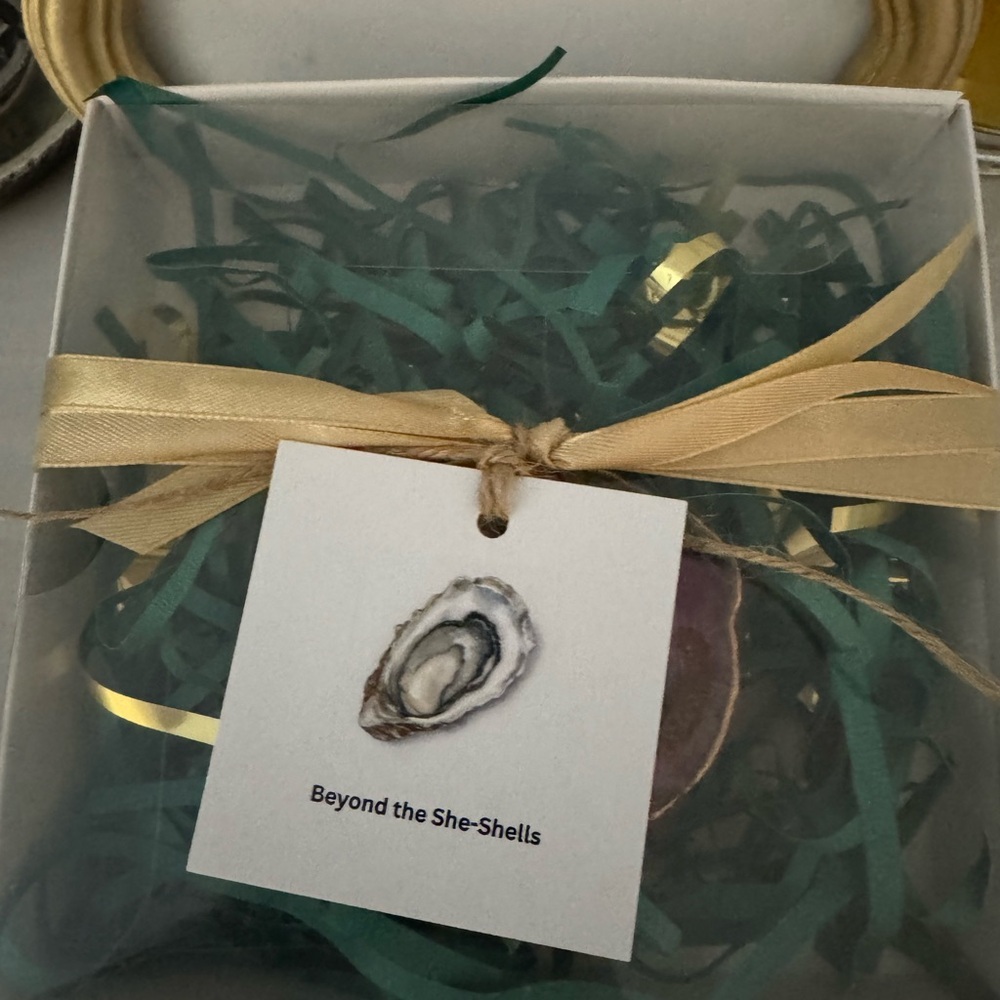 Oyster Shell White Flower Market Decoupage Ring Dish - Picture 6 of 6